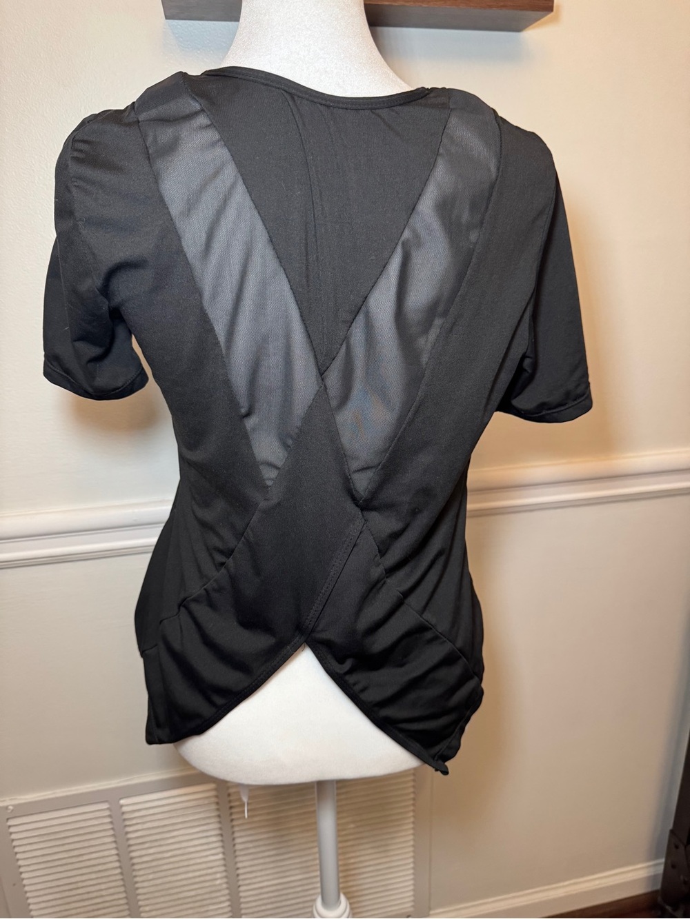 Women’s Cropped Black Athletic Top with mesh X design
